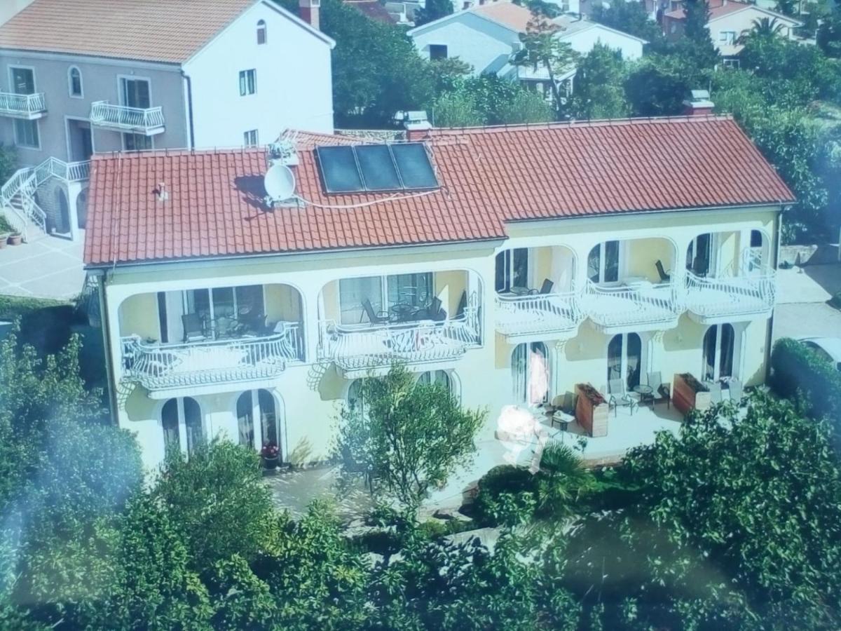 Ana Rooms Krk Town Exteriör bild