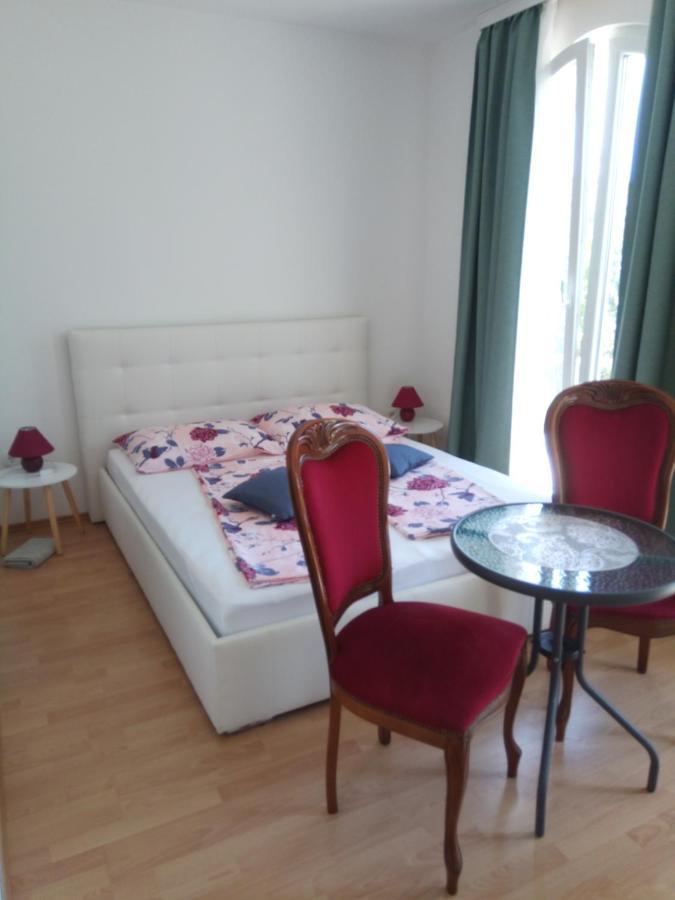 Ana Rooms Krk Town Exteriör bild