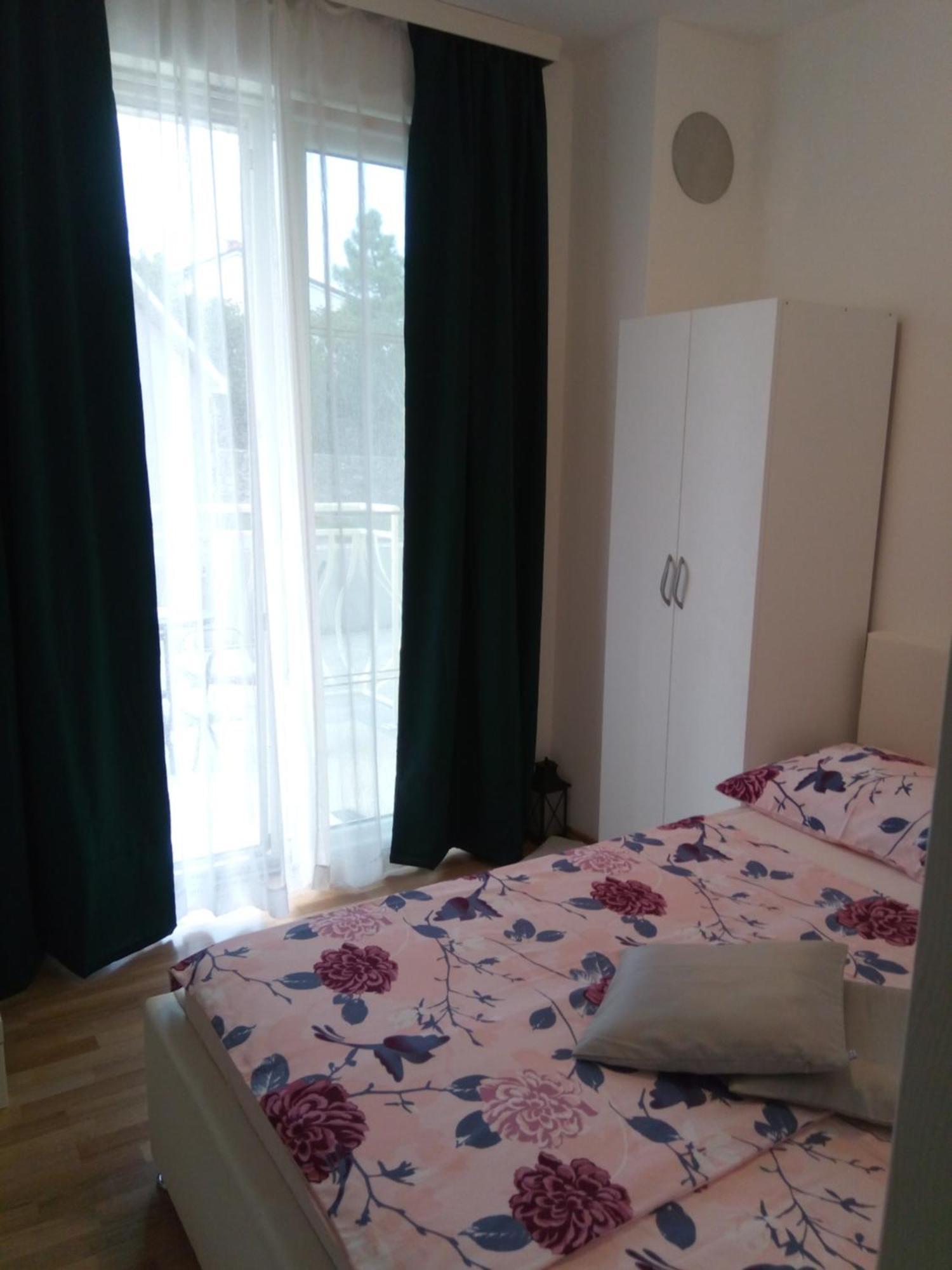 Ana Rooms Krk Town Exteriör bild