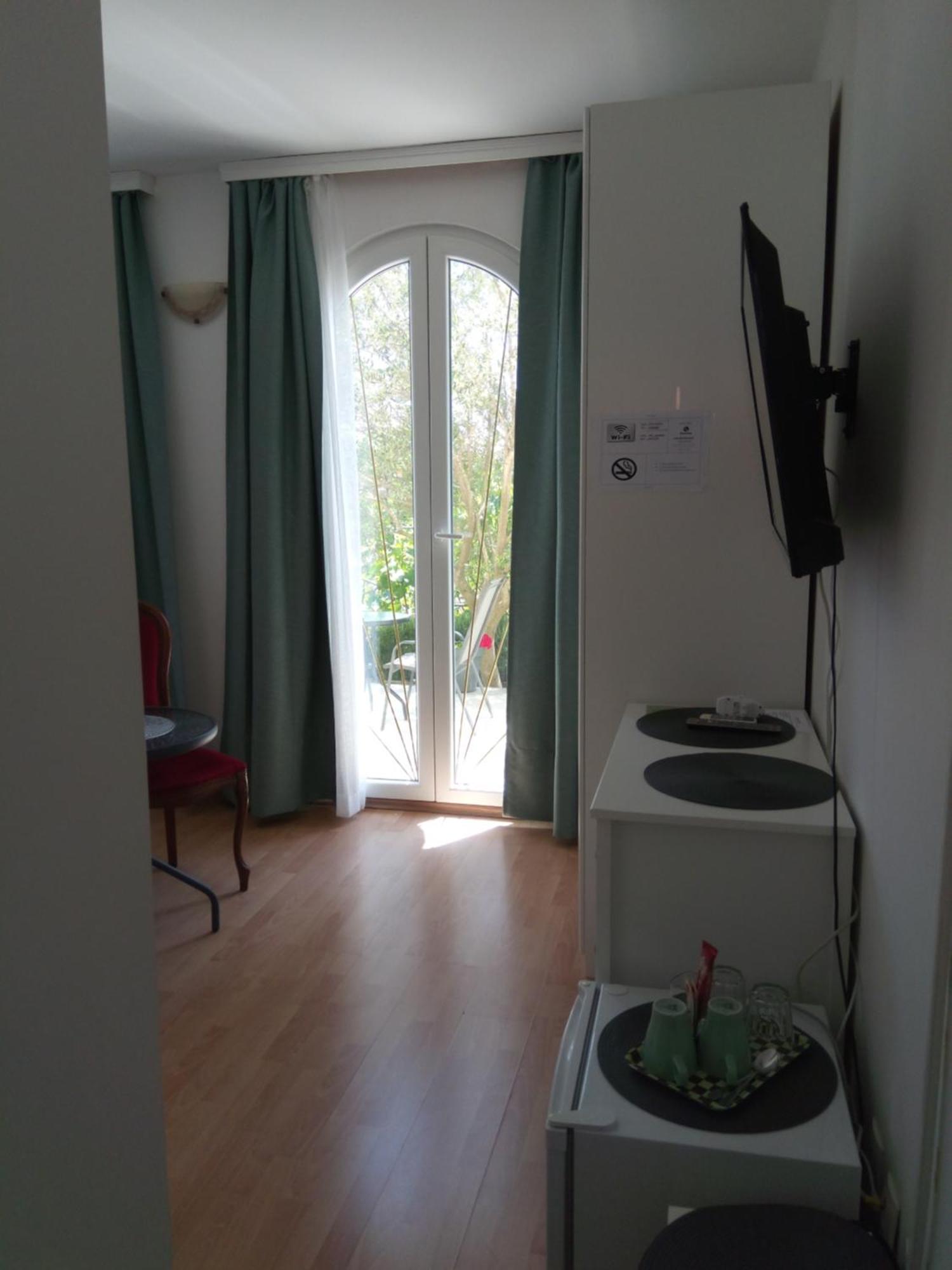Ana Rooms Krk Town Rum bild